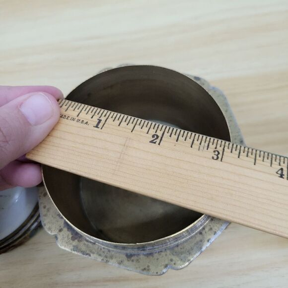 Vintage Chinese Brass Handpainted Snuff or Tea Cloisonne Figural Art Trinket Box - Picture 11 of 16